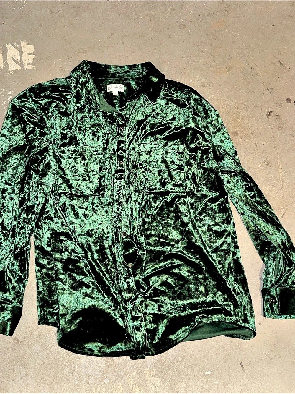 Wonderly Abstract Velvet-Look top in Green Size Medium
